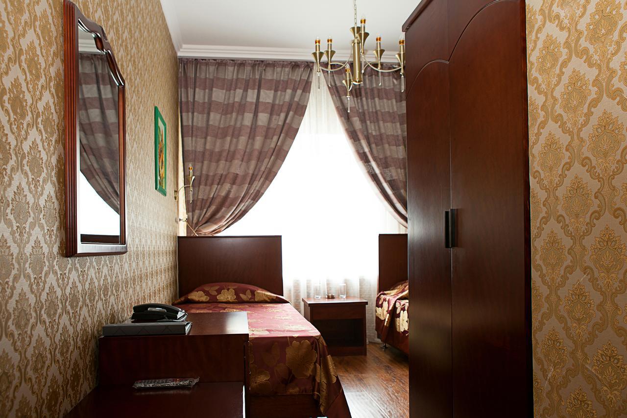 אסטנה Hotel Topaz מראה חיצוני תמונה