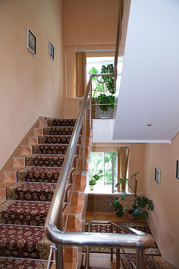 אסטנה Hotel Topaz מראה חיצוני תמונה
