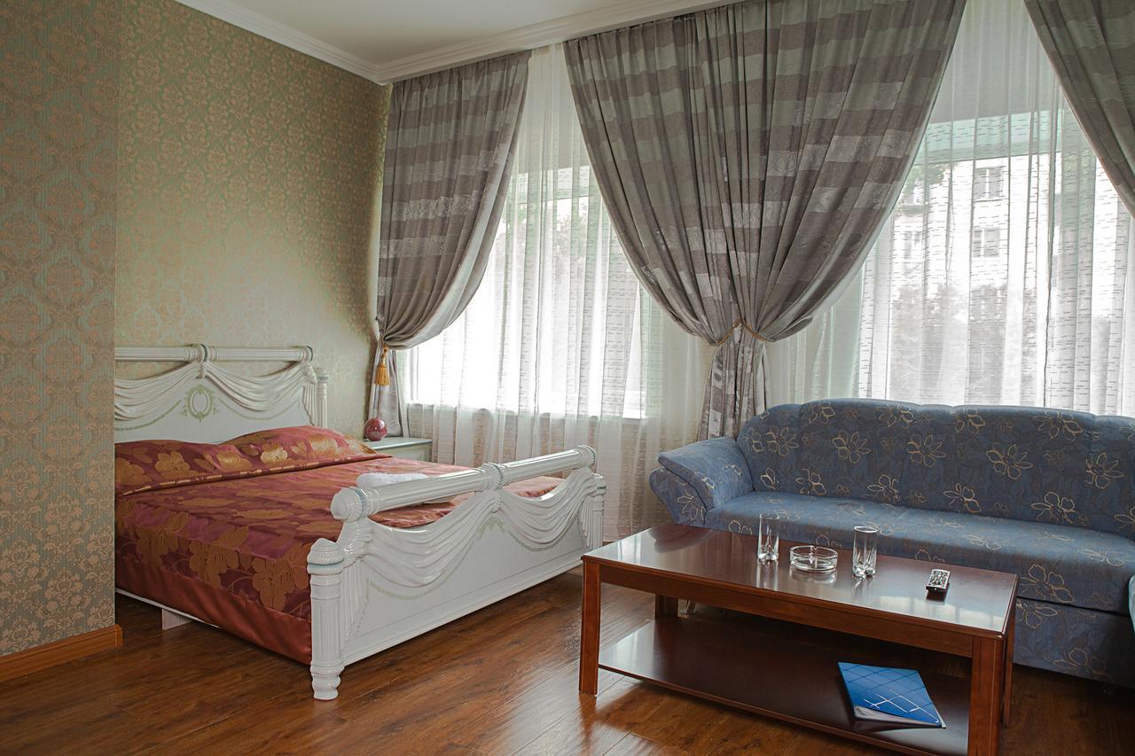 אסטנה Hotel Topaz מראה חיצוני תמונה