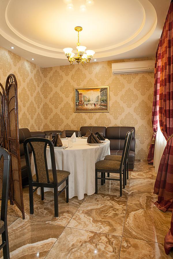 אסטנה Hotel Topaz מראה חיצוני תמונה